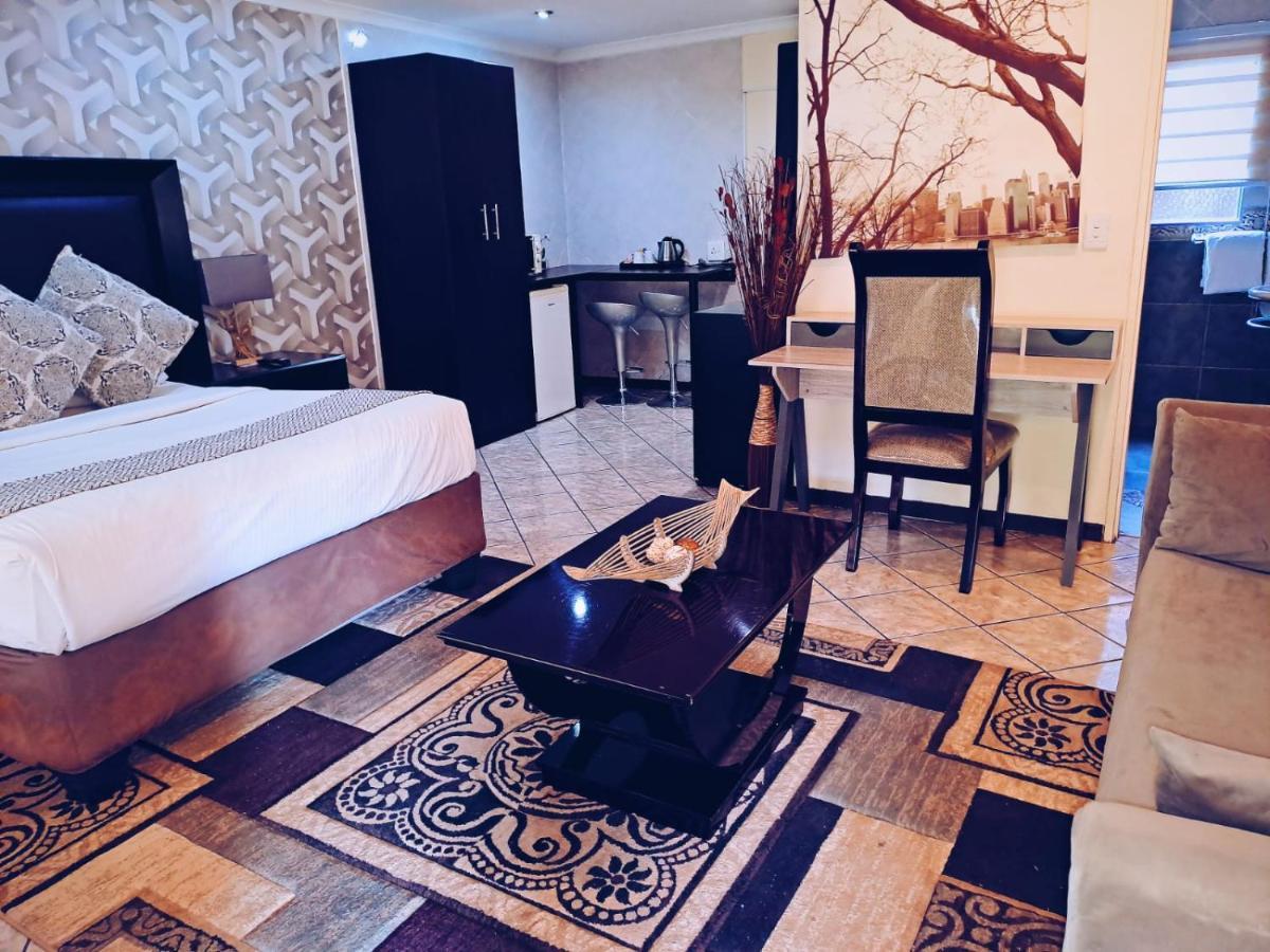 Ecotel Premier Lodge & Conference Centre Benoni Buitenkant foto
