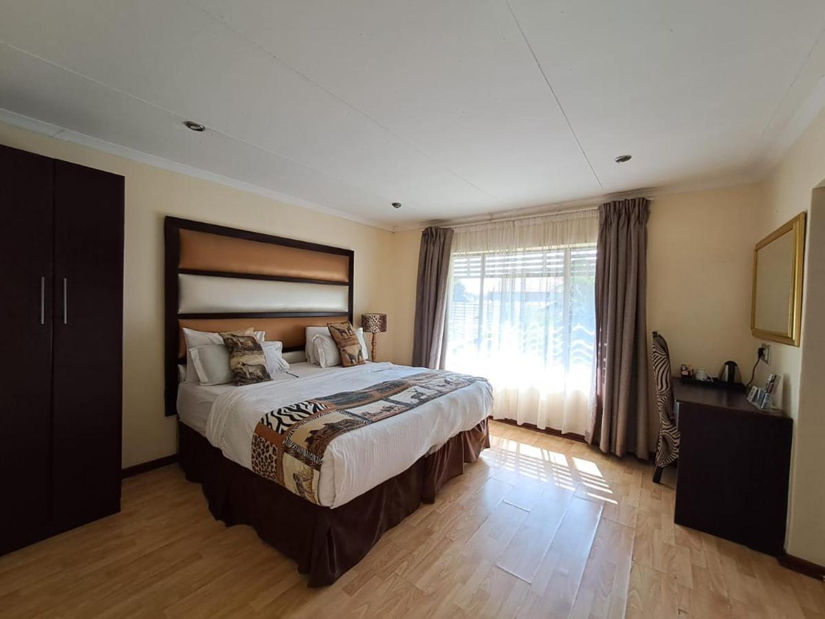 Ecotel Premier Lodge & Conference Centre Benoni Buitenkant foto